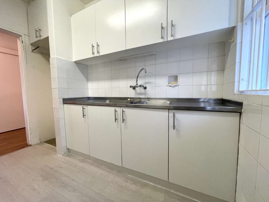 To Let 2 Bedroom Property for Rent in Sea Point Western Cape